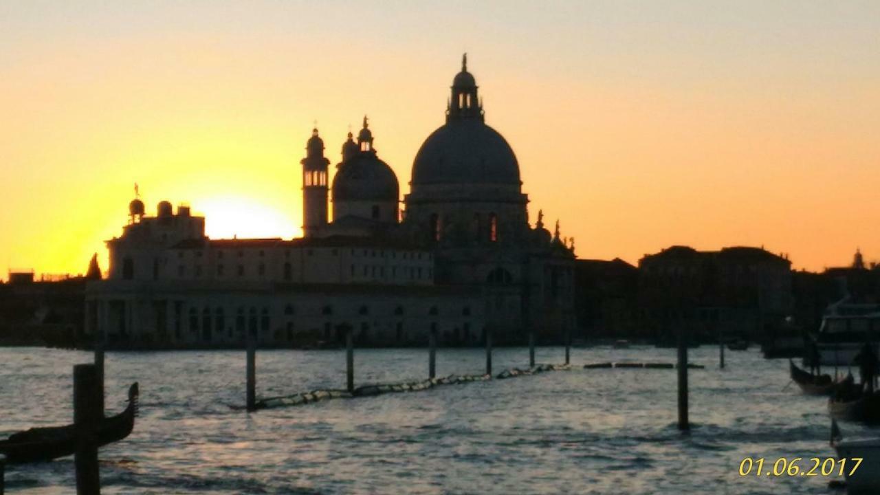Ca' Giulia - Biennale - Free Wifi Fiber Lägenhet Venedig Exteriör bild